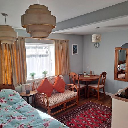 Cheltenham Studio Apartment Extérieur photo